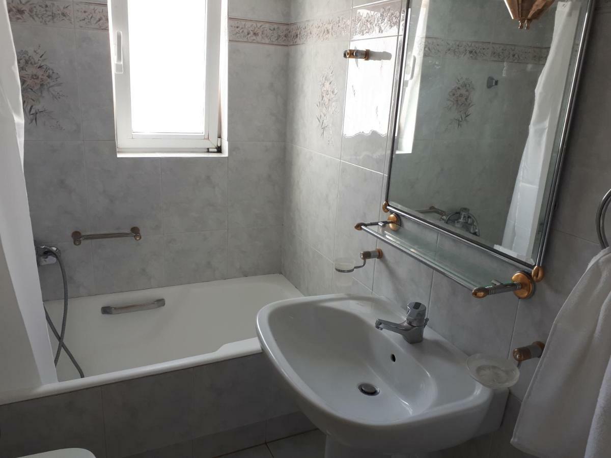 Sea View,Big And Comfortable Appartment In Voula Atenas Exterior foto
